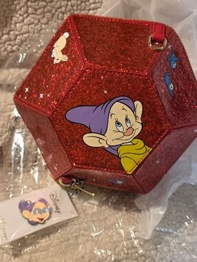 Stitch Shoppe Disney Snow White Gem Crossbody Bag Loungefly Exclusive W/Pin NWT